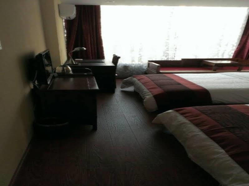 Kunming Green Lake Hostel Exteriör bild